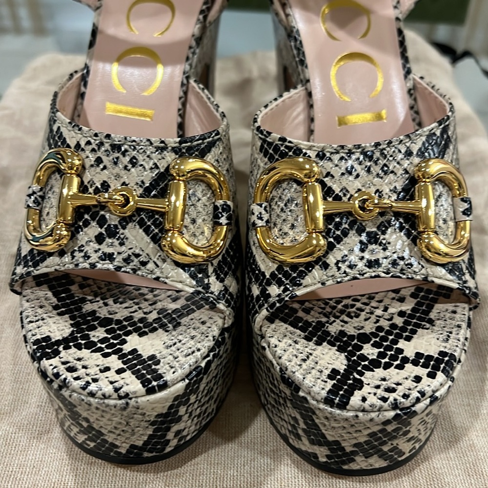 🔥🔥🔥Authentic Gucci Python Calf Print Sandals - Picture 5 of 11